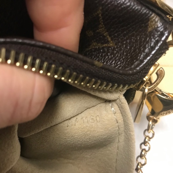 Louis Vuitton Milla Pochette mm Monogram - Picture 8 of 9